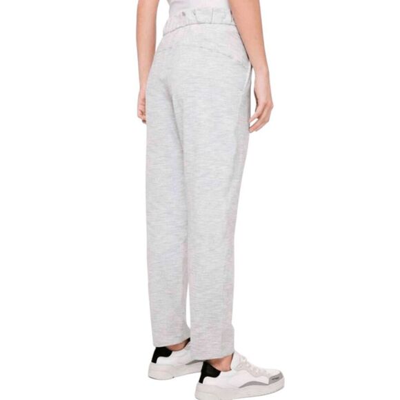LULULEMON ATHLETICA On The Fly Pant 27' (Luxtreme) Size 4 - Picture 2 of 4